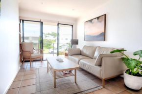 Stones Throw To Shelly Beach - Pet Friendly only a minutes walk to Shelly Beach!